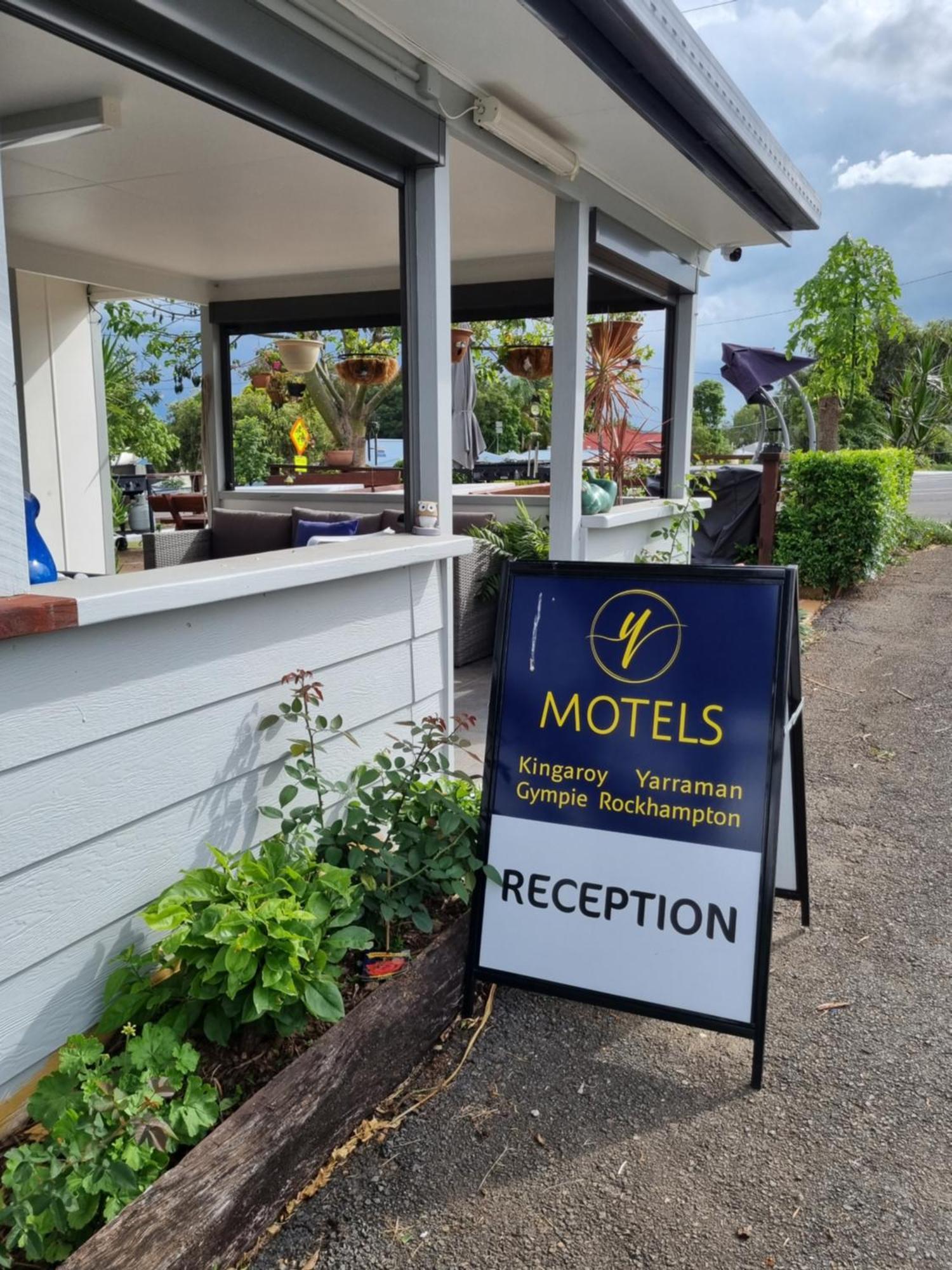 Y Motels Yarraman Bagian luar foto