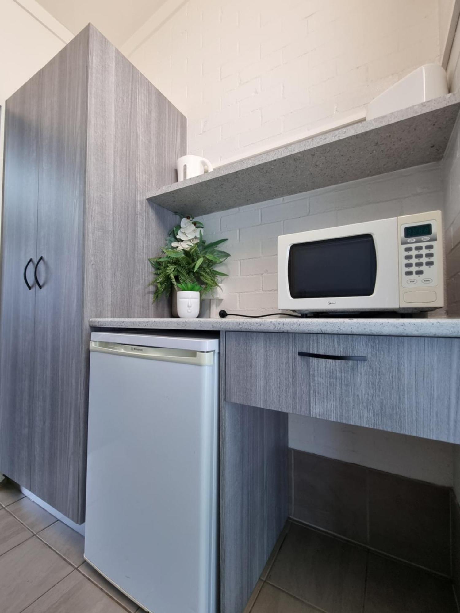 Y Motels Yarraman Bagian luar foto